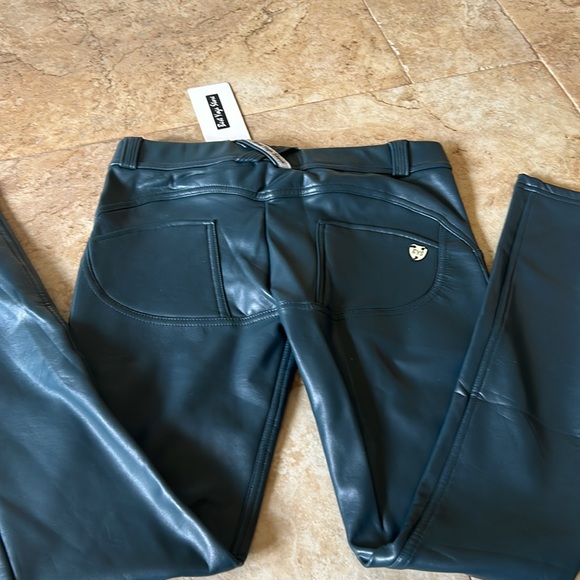 Best yoga store leggings - Picture 6 of 9